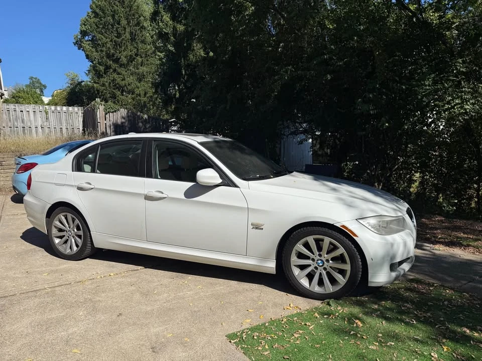 2011 BMW E90 3 Series Sedan - Image 3 of 19
