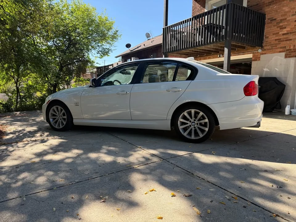 2011 BMW E90 3 Series Sedan - Image 6 of 19