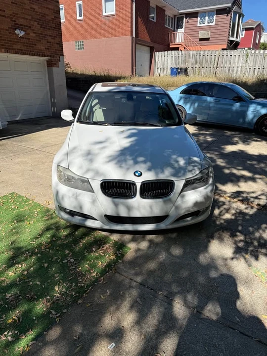 2011 BMW E90 3 Series Sedan - Image 2 of 19