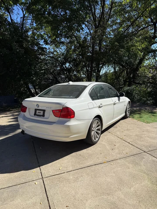 2011 BMW E90 3 Series Sedan - Image 4 of 19