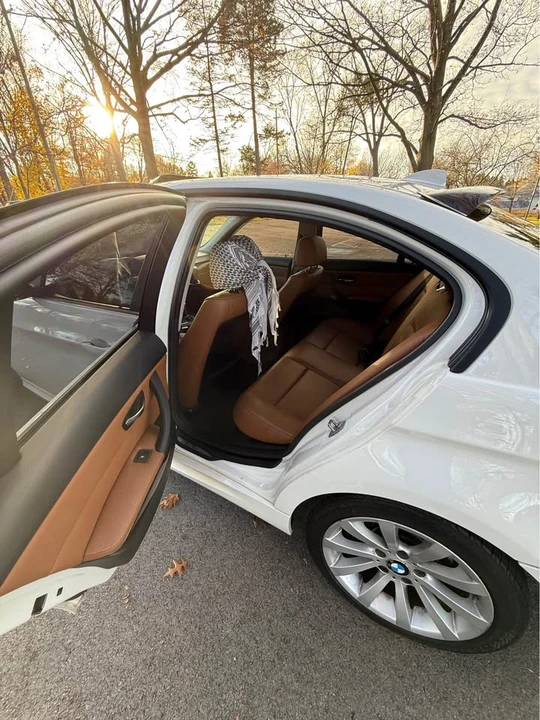 2011 BMW E90 3 Series Sedan - Image 8 of 10