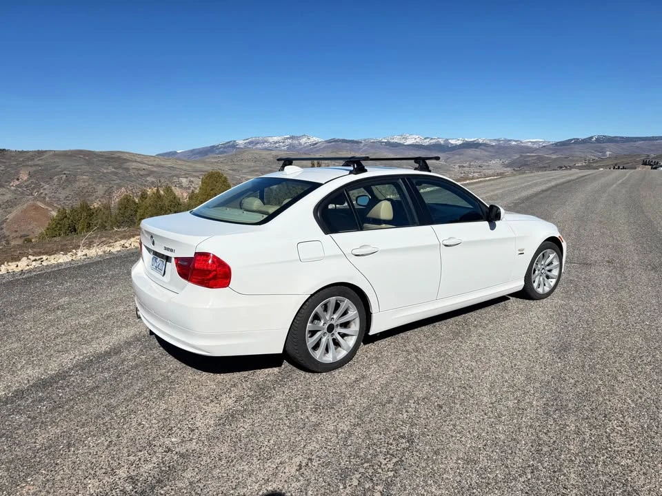 2011 BMW E90 3 Series Sedan - Image 5 of 13