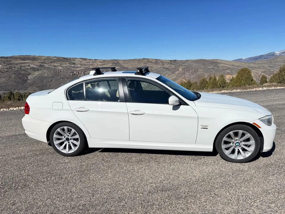 2011 BMW E90 3 Series Sedan - Image 4 of 13
