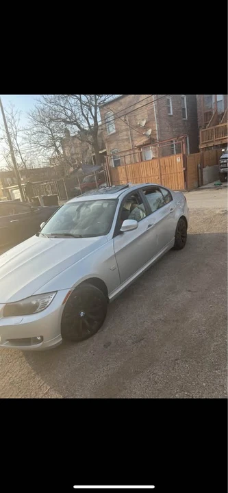 2011 BMW E90 3 Series Sedan - Image 4 of 4