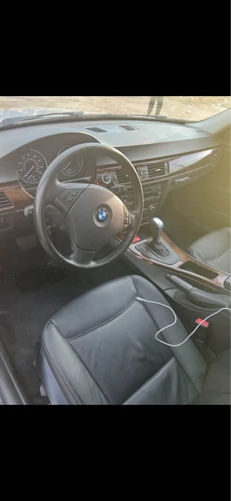 2011 BMW E90 3 Series Sedan - Image 2 of 4