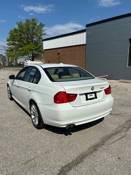 2011 BMW E90 3 Series Sedan - Image 10 of 18