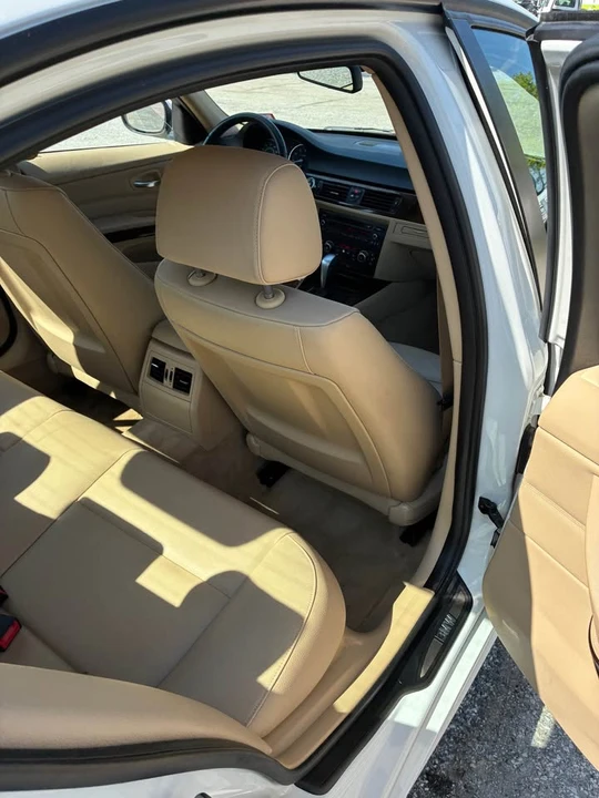 2011 BMW E90 3 Series Sedan - Image 15 of 18