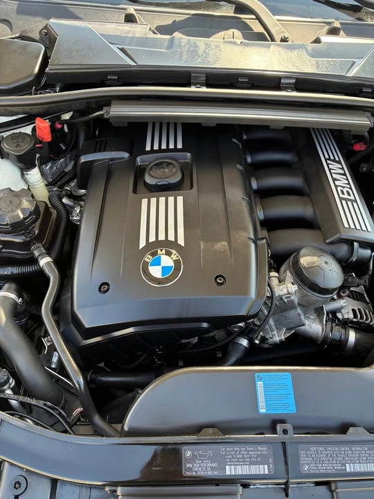 2011 BMW E90 3 Series Sedan - Image 13 of 18