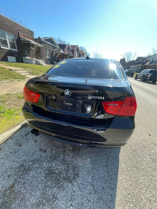 2011 BMW E90 3 Series Sedan - Image 3 of 11