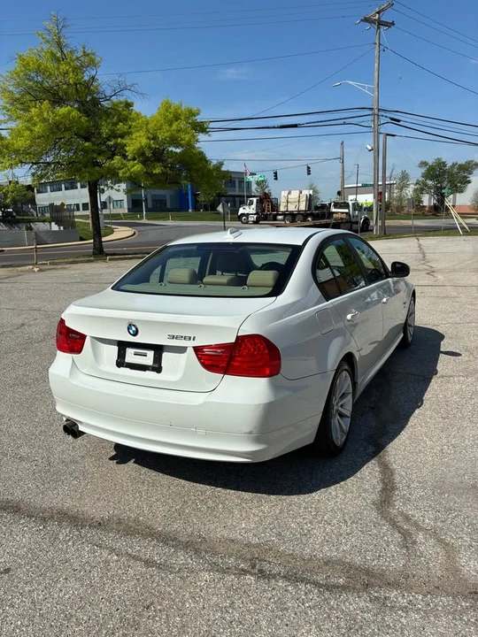 2011 BMW E90 3 Series Sedan - Image 12 of 18