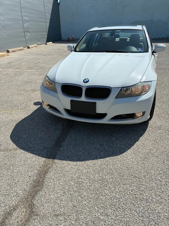 2011 BMW E90 3 Series Sedan - Image 2 of 18