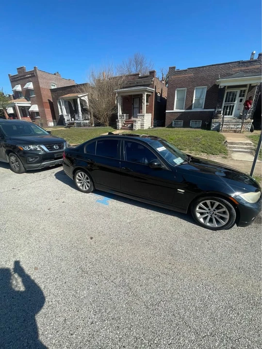 2011 BMW E90 3 Series Sedan - Image 4 of 11