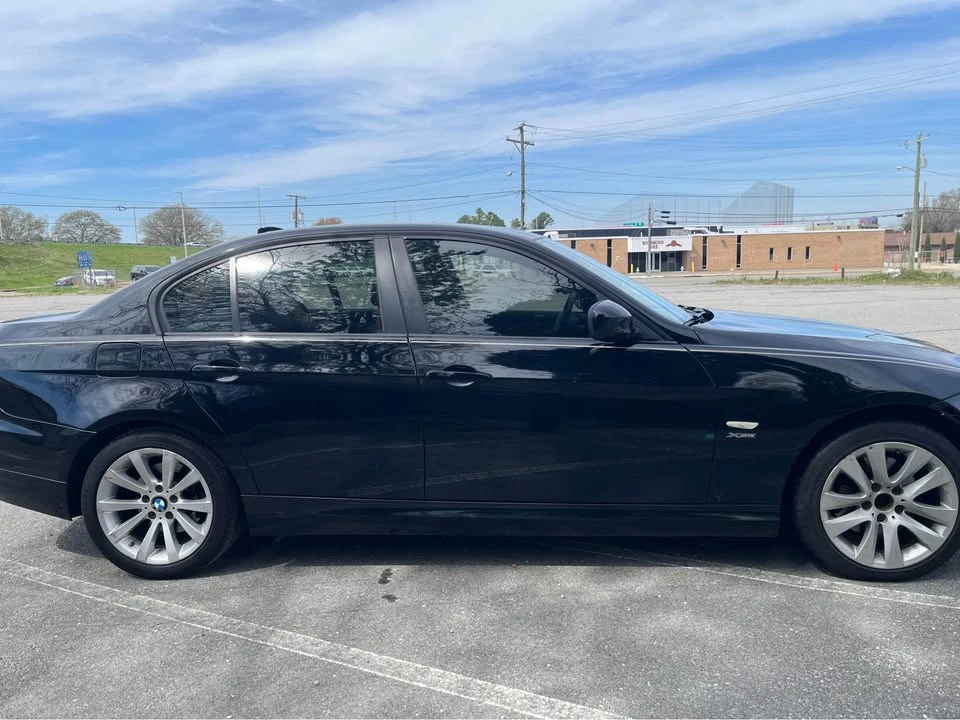 2011 BMW E90 3 Series Sedan - Image 3 of 8