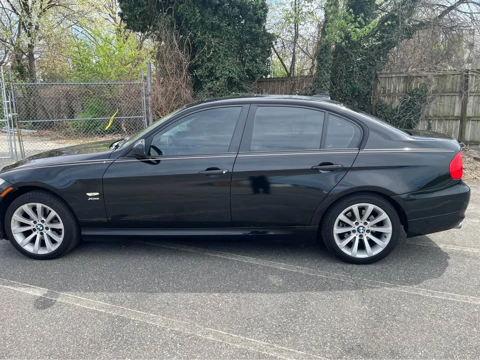 2011 BMW E90 3 Series Sedan - Image 4 of 8