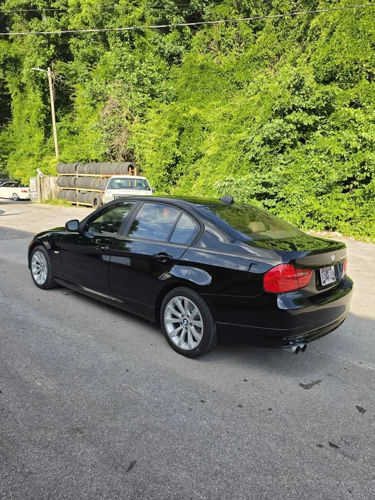 2011 BMW E90 3 Series Sedan - Image 8 of 17