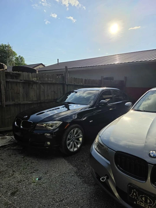 2011 BMW E90 3 Series Sedan - Image 16 of 17
