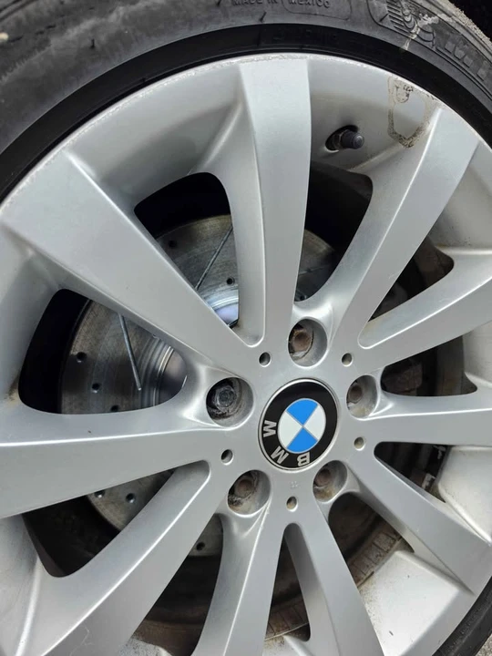 2011 BMW E90 3 Series Sedan - Image 15 of 17