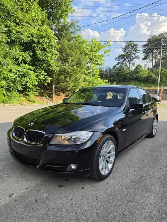 2011 BMW E90 3 Series Sedan - Image 10 of 17