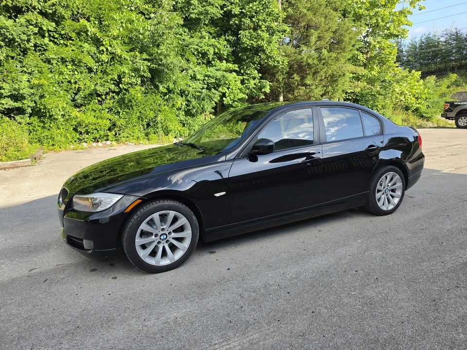 2011 BMW E90 3 Series Sedan - Image 9 of 17