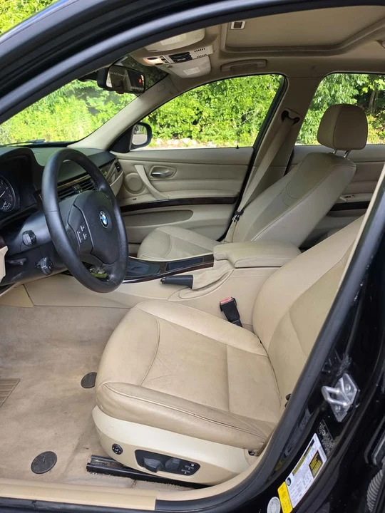 2011 BMW E90 3 Series Sedan - Image 13 of 17