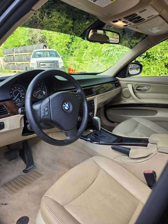 2011 BMW E90 3 Series Sedan - Image 12 of 17