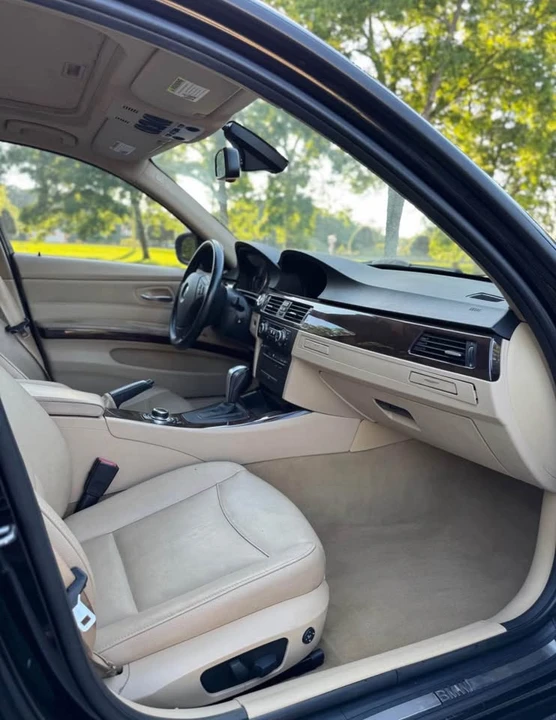 2011 BMW E90 3 Series Sedan - Image 7 of 20