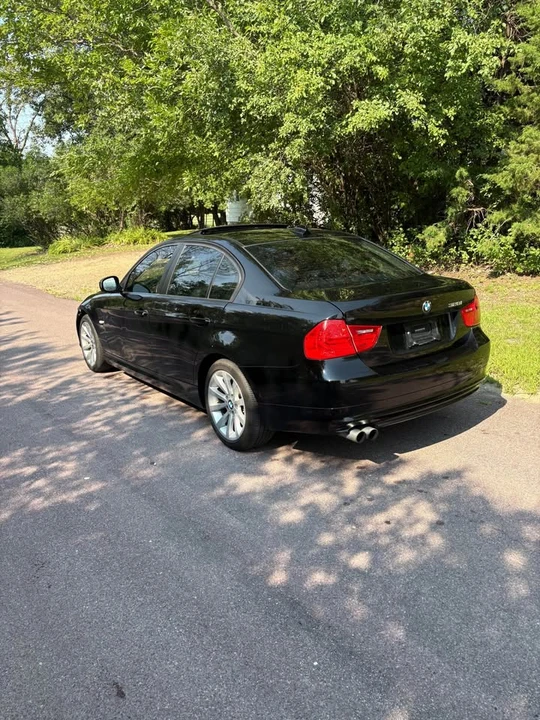 2011 BMW E90 3 Series Sedan - Image 7 of 7