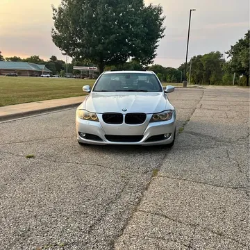 2011 BMW 3 Series 328i xDrive Sedan 4D