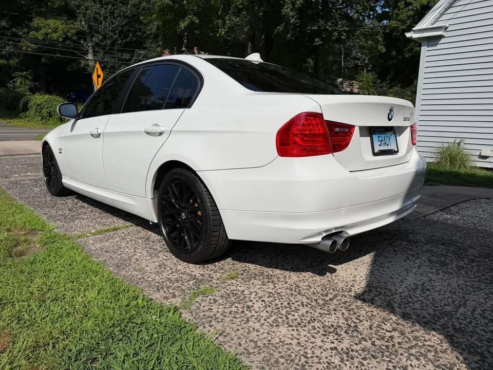 2011 BMW E90 3 Series Sedan - Image 3 of 12