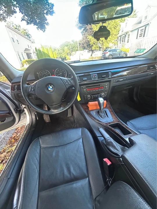 2011 BMW E90 3 Series Sedan - Image 7 of 9