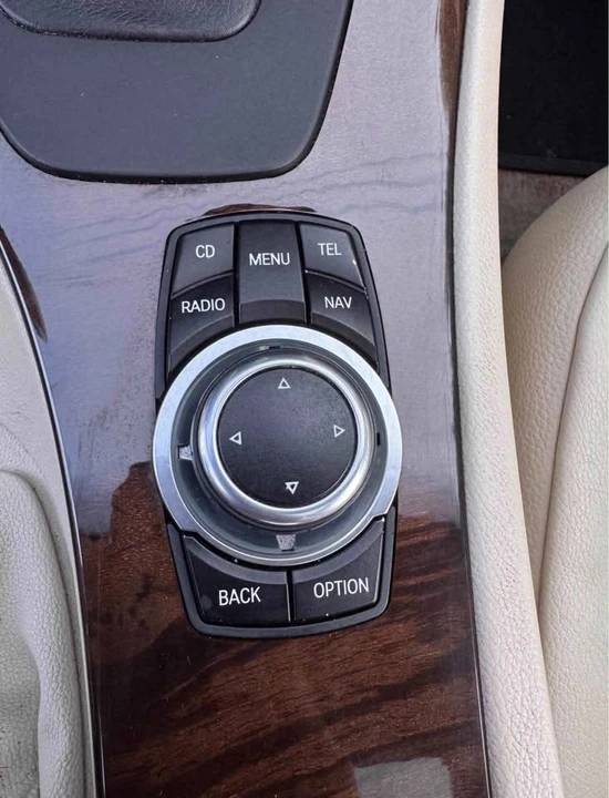 2011 BMW E90 3 Series Sedan - Image 10 of 15