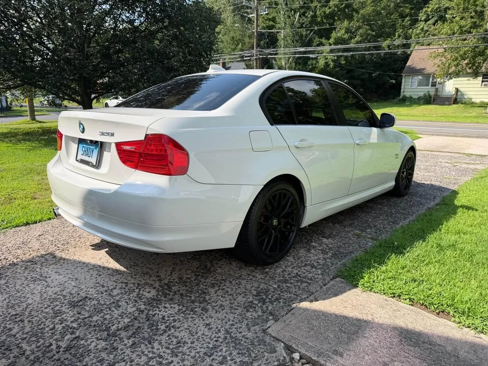 2011 BMW E90 3 Series Sedan - Image 4 of 12