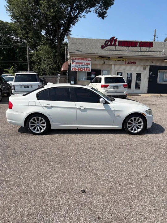 2011 BMW E90 3 Series Sedan - Image 3 of 11
