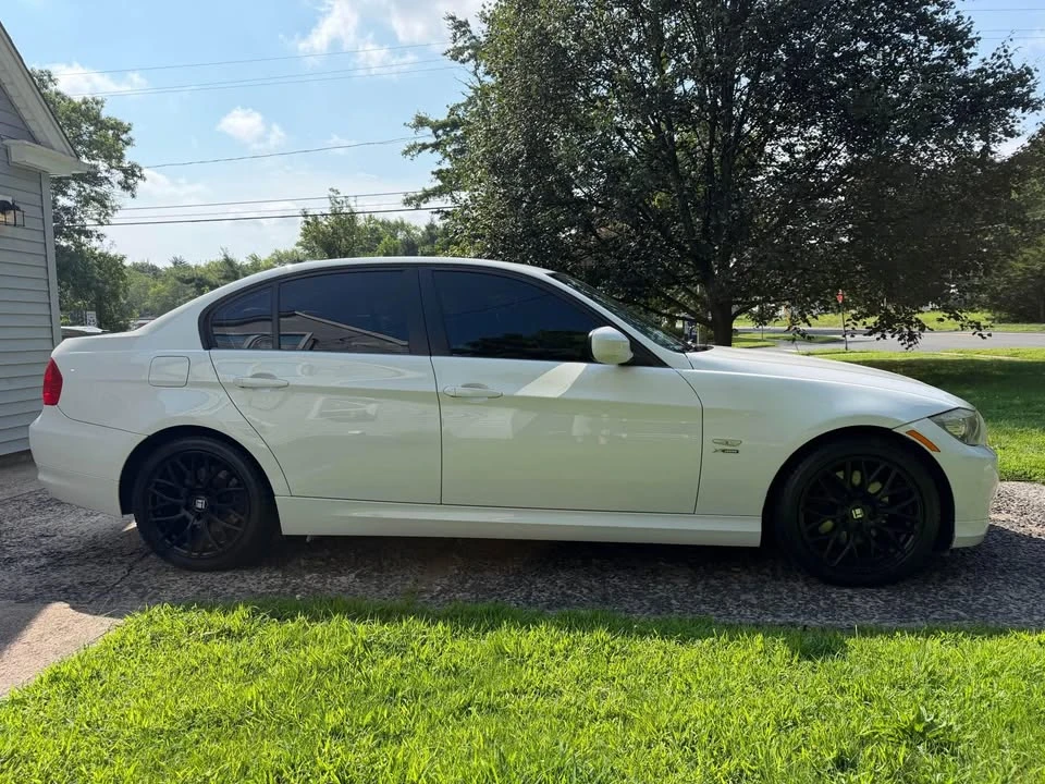 2011 BMW E90 3 Series Sedan - Image 2 of 12