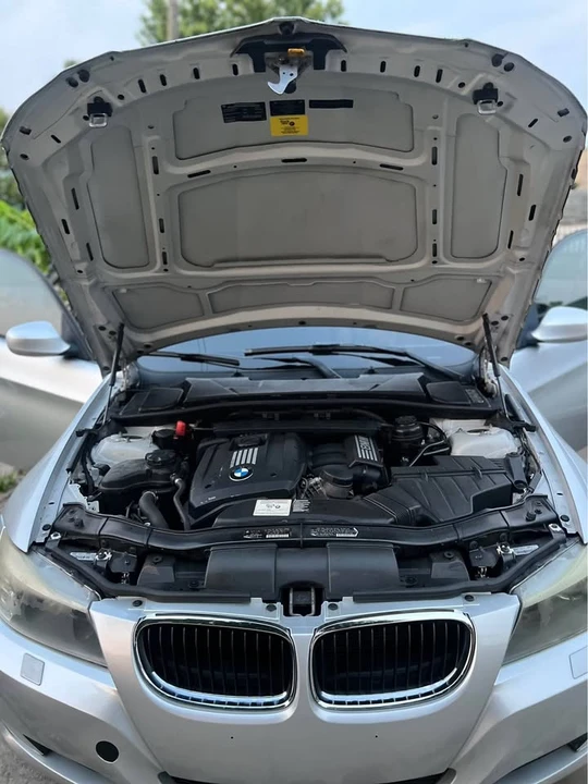 2011 BMW E90 3 Series Sedan - Image 10 of 10