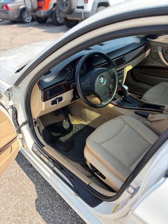 2011 BMW E90 3 Series Sedan - Image 6 of 11