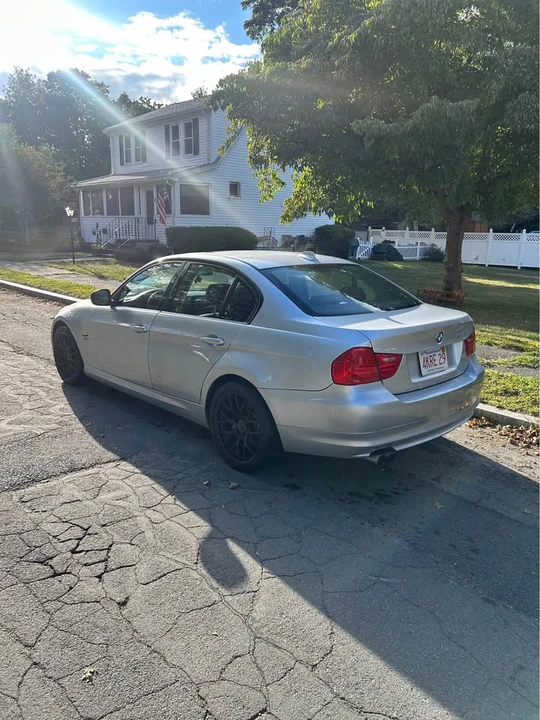 2011 BMW E90 3 Series Sedan - Image 3 of 9