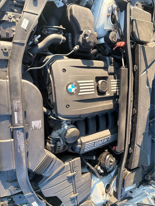 2011 BMW E90 3 Series Sedan - Image 7 of 17