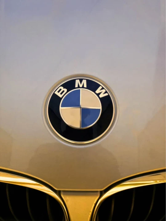 2011 BMW E90 3 Series Sedan - Image 9 of 17