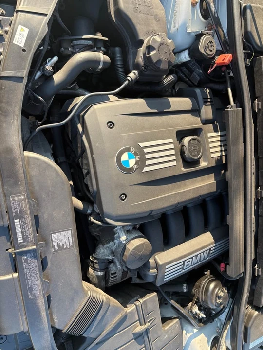 2011 BMW E90 3 Series Sedan - Image 8 of 17