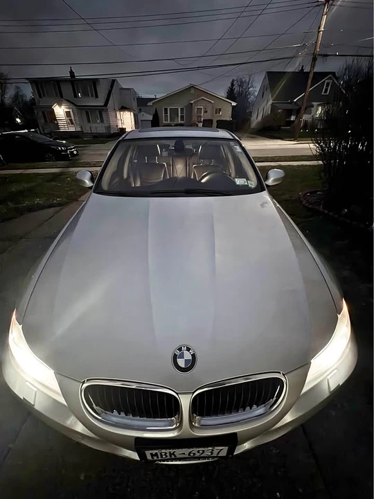 2011 BMW E90 3 Series Sedan - Image 11 of 17