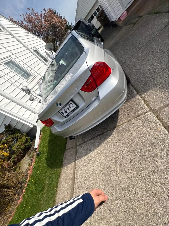 2011 BMW E90 3 Series Sedan - Image 5 of 17