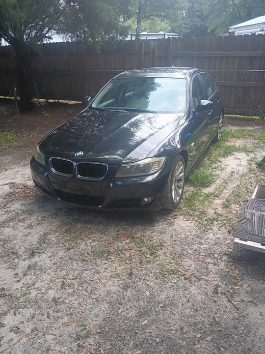 2011 BMW E90 3 Series Sedan - Image 2 of 5