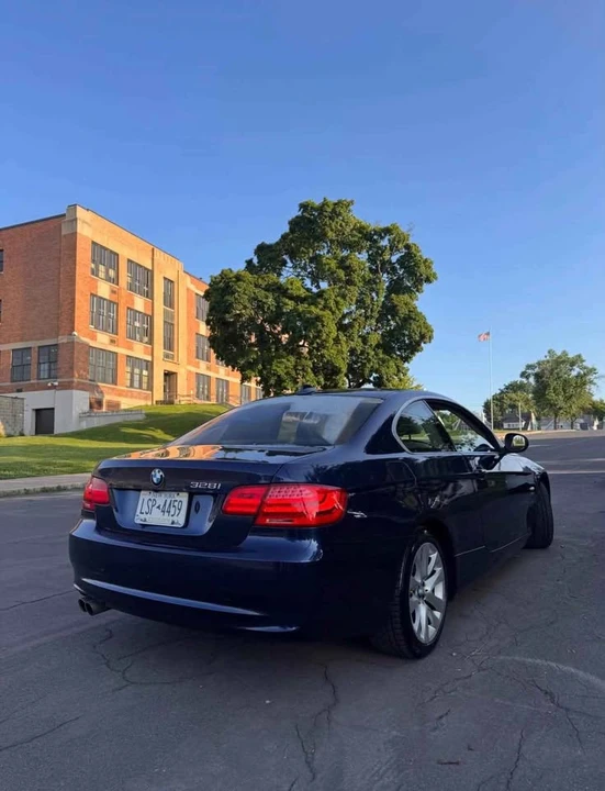 2011 BMW E90 3 Series Sedan - Image 3 of 15