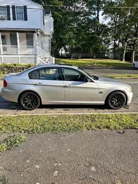 2011 BMW 3 Series 328i xDrive Sedan 4D