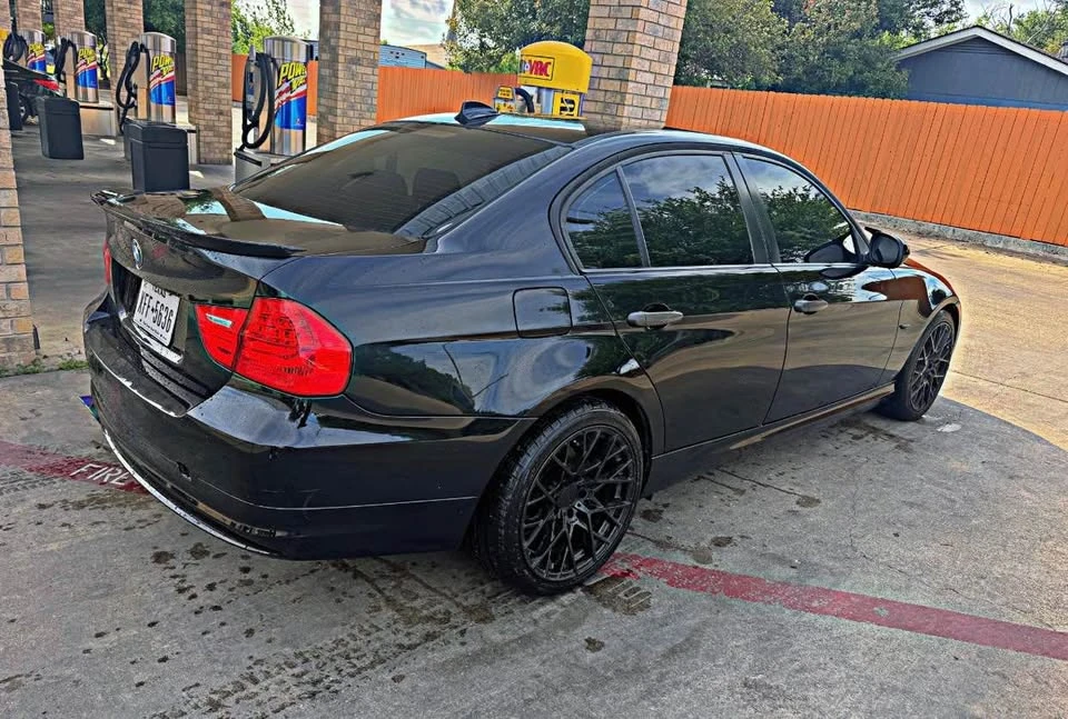 2011 BMW E90 3 Series Sedan - Image 9 of 10