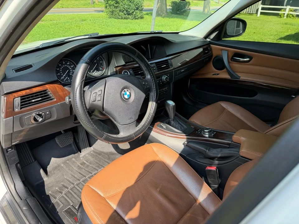 2011 BMW E90 3 Series Sedan - Image 8 of 12