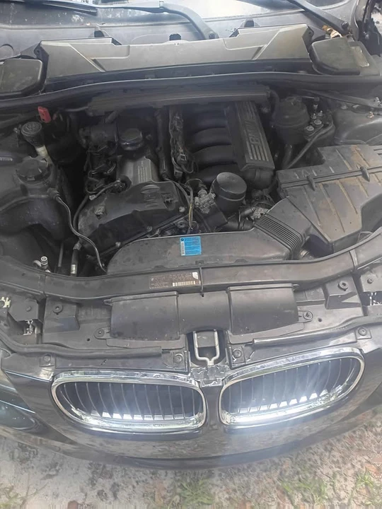2011 BMW E90 3 Series Sedan - Image 5 of 5