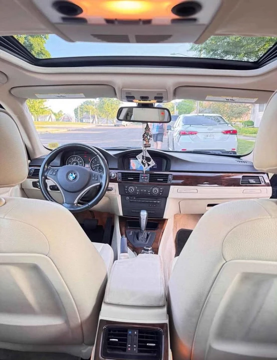 2011 BMW E90 3 Series Sedan - Image 13 of 15