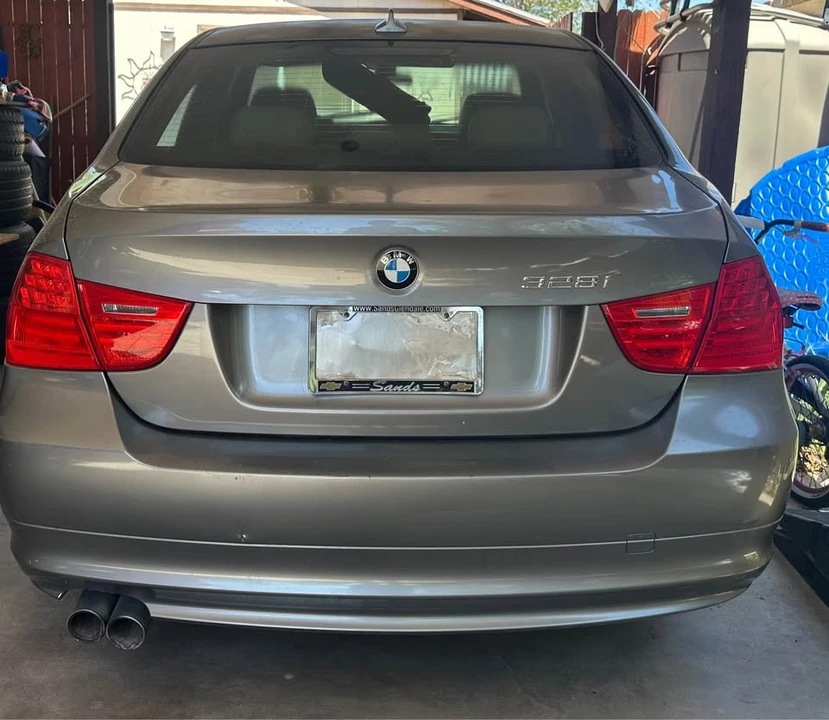 2011 BMW E90 3 Series Sedan - Image 3 of 4